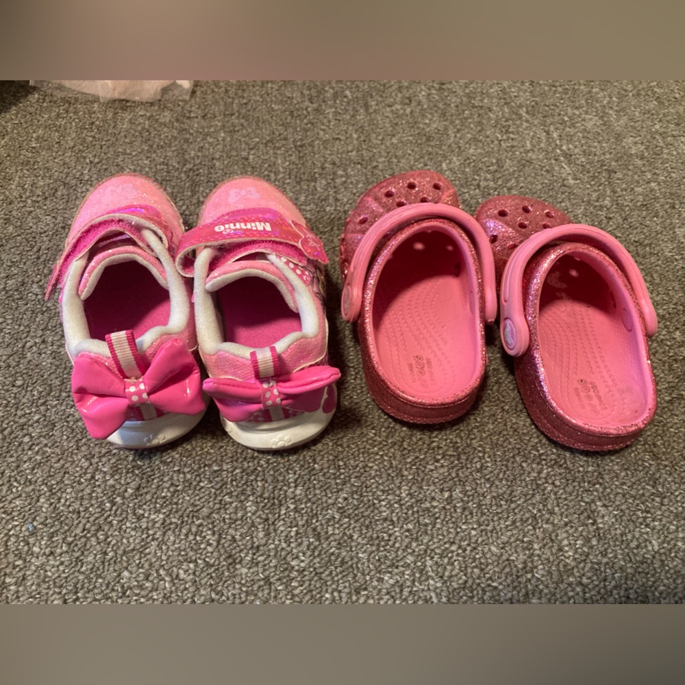 CROCS Pink Glitter toddler crocs & Minnie Mouse light up sneaker - Picture 2 of 4